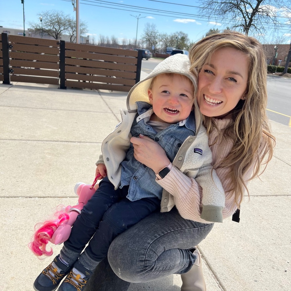 Meet your Posher, Abigail